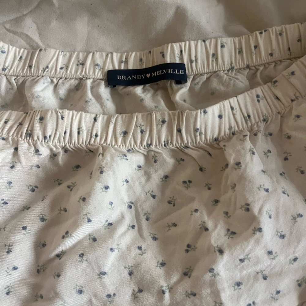 Brandy Melville Cream Floral Elastic Waist Skirt